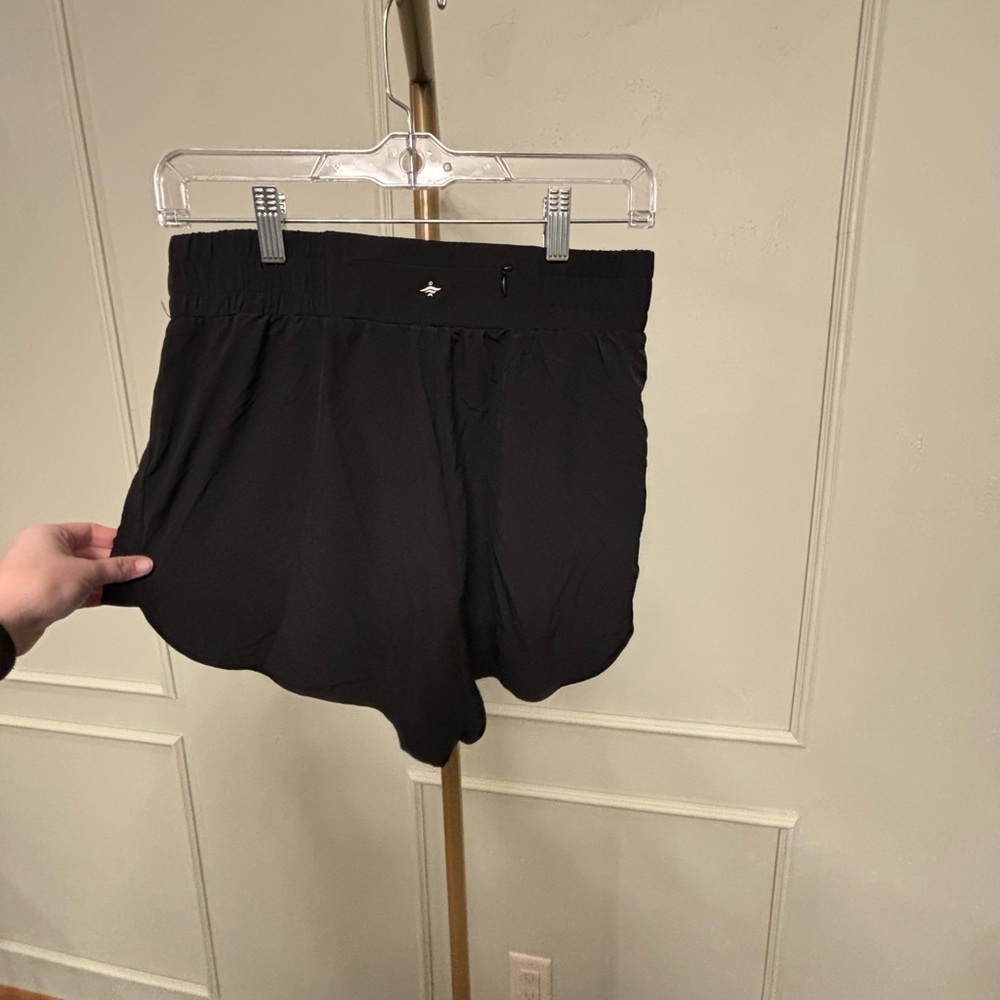 Halara Shorts Athletic High Waisted Pockets Quick Dry Running Shorts 3.5''